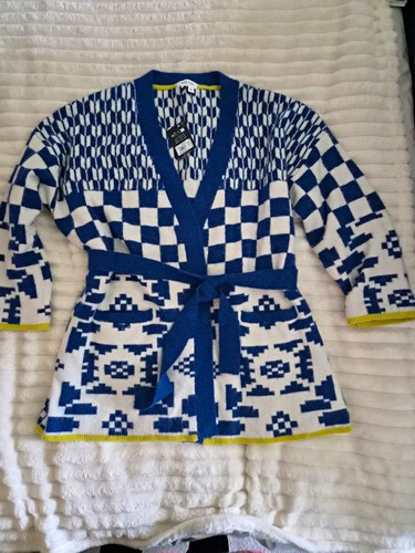 White stuff blau - white,